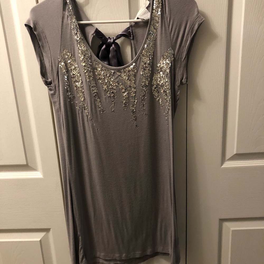 Sparkly tie in the back shirt